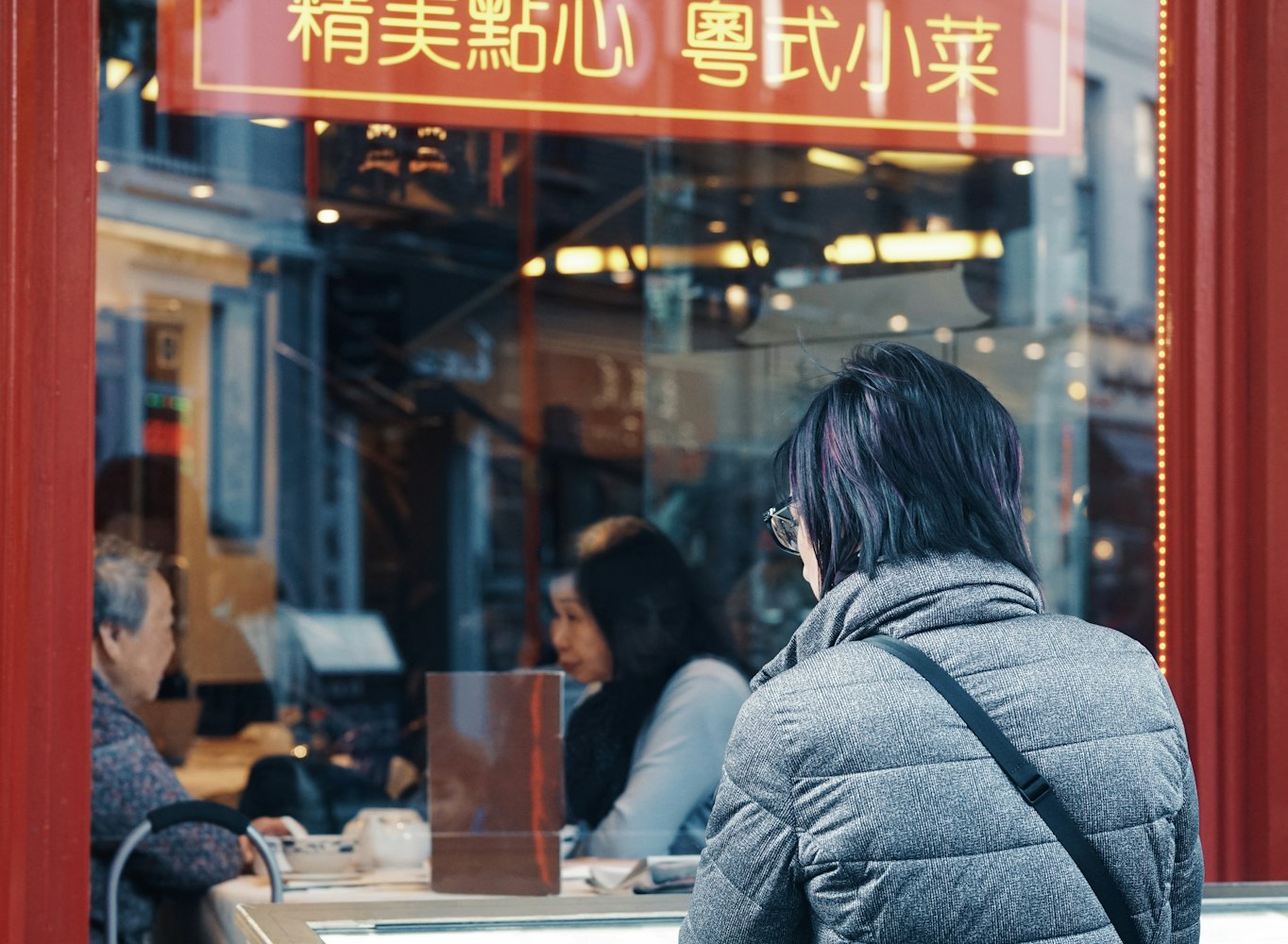 美女荷官与赌场文化背后的秘密，从图片探究真实的文化